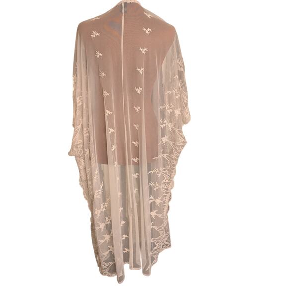 Romantic Sheer Lace Embroidered Kimono Duster Festival Size L
Urban Outfitters - Picture 7 of 9